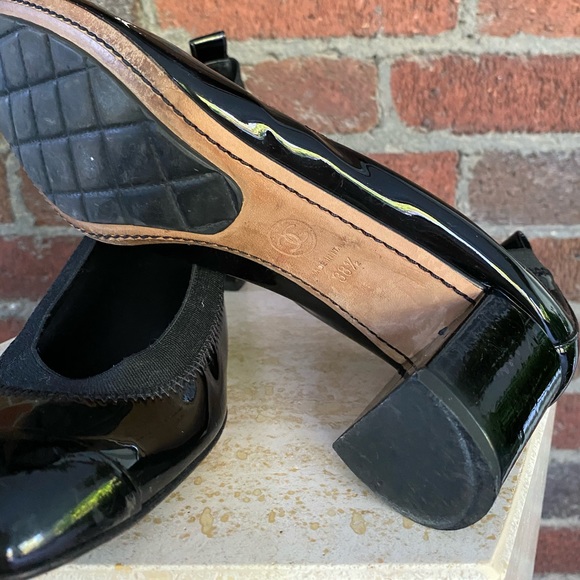 Chanel Black Patent Elastic Pumps - 38.5 - Picture 13 of 16